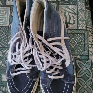 Vans size 7  in women's and size 5 in men